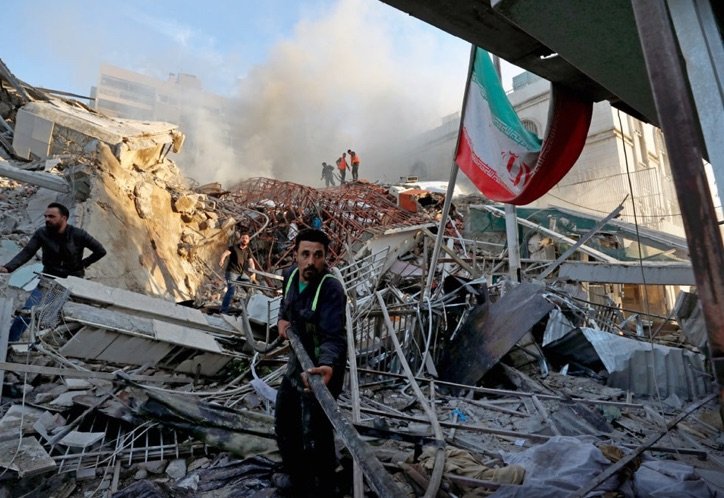 Israele bombarda l’Iran: l’ipocrisia dell’Occidente di fronte all’ennesima aggressione